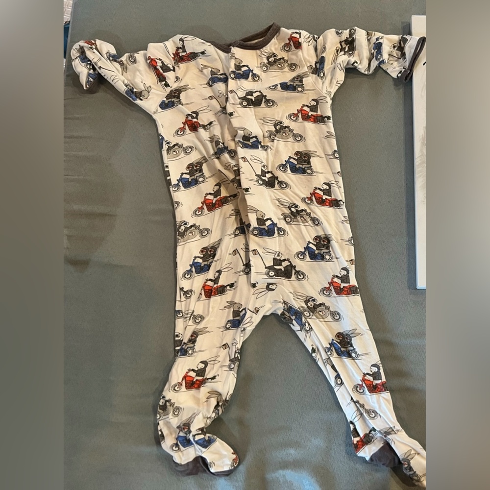 Magnetic me sleeper